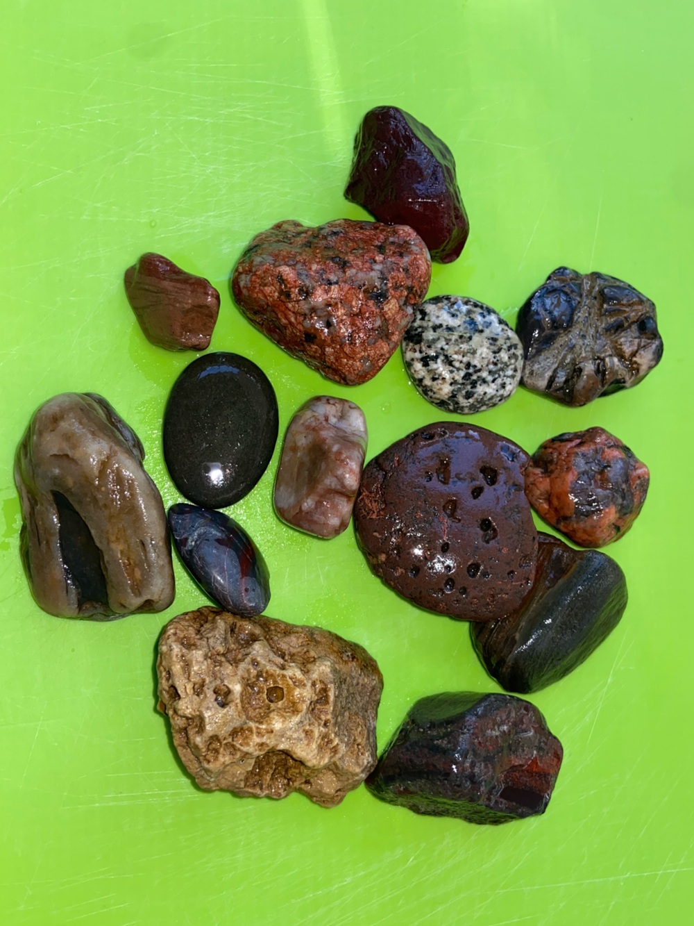 14 Piece+4 Mystery Bundle-Minnesota Natural Rocks 4 Pet Aquariums-Healthy/Decore